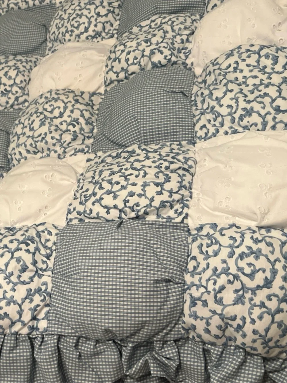 Croscill Vintage  Blue and White Twin Patchwork Puff Comforter - NWOT
